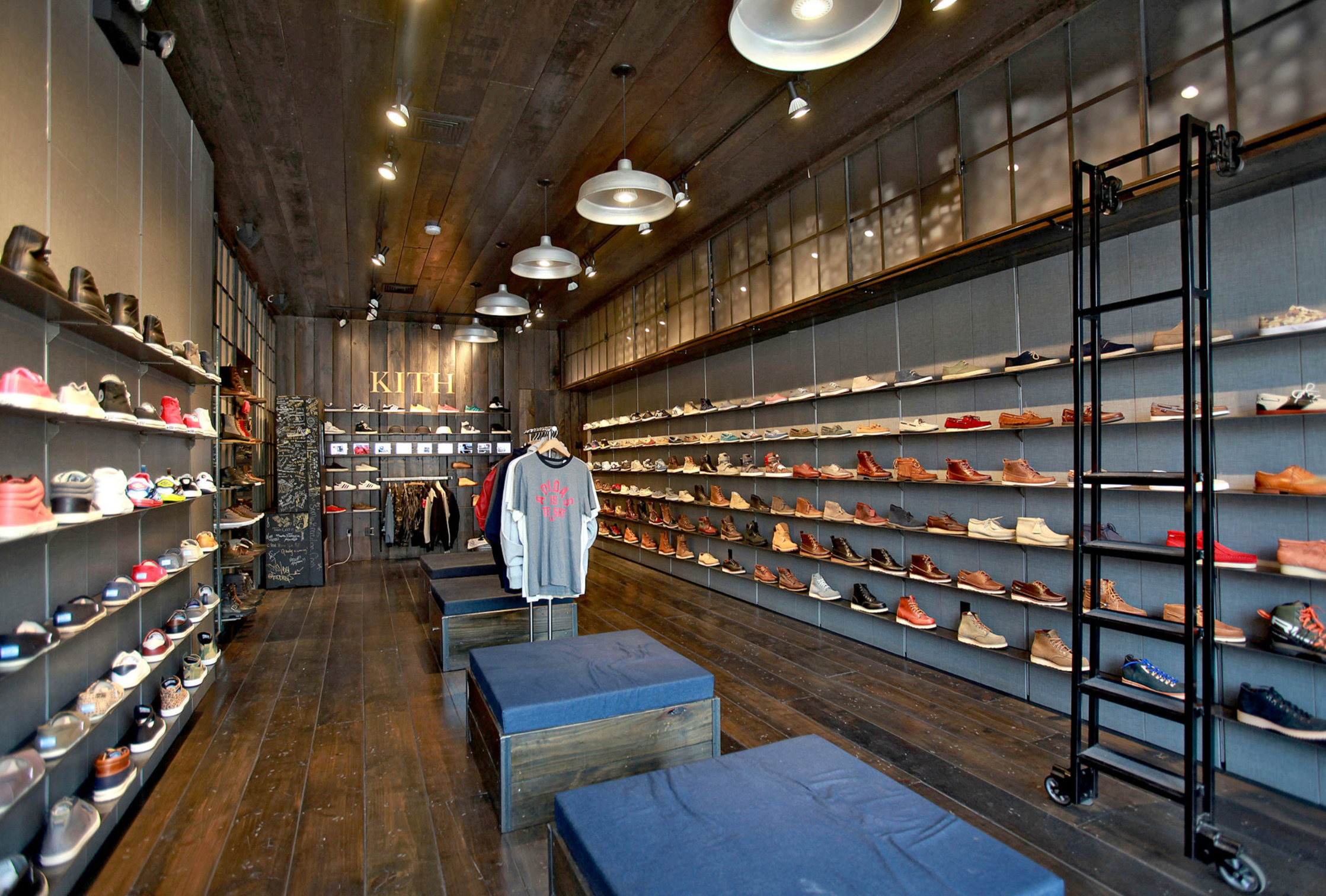 Sneaker Store